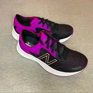 New Balance Women’s Dynasoft Pesu V1 Size 8, Black/Poison Berry